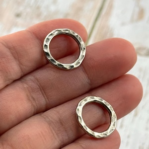 2 Units-16mm Antiqued Pewter Hammered Soldered Closed Jump Rings,Silver Findings,Connector Circle Link,Interlocking Charms,Linking,PT378