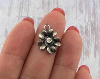 Small Modern Flower Charm,Floral Charms,Antique Pewter Unique Findings, Boho Pendant,DIY Jewelry Supplies, Artisan Jewelry,Wholesale,PT401