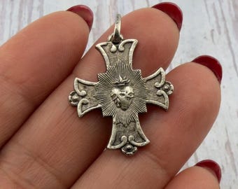 Sacred Heart Cross Charm,Antiqued Pewter,Silver Findings,DIY Jewelry Making Supplies,Religious Medals,Catholic Medallions,PT399