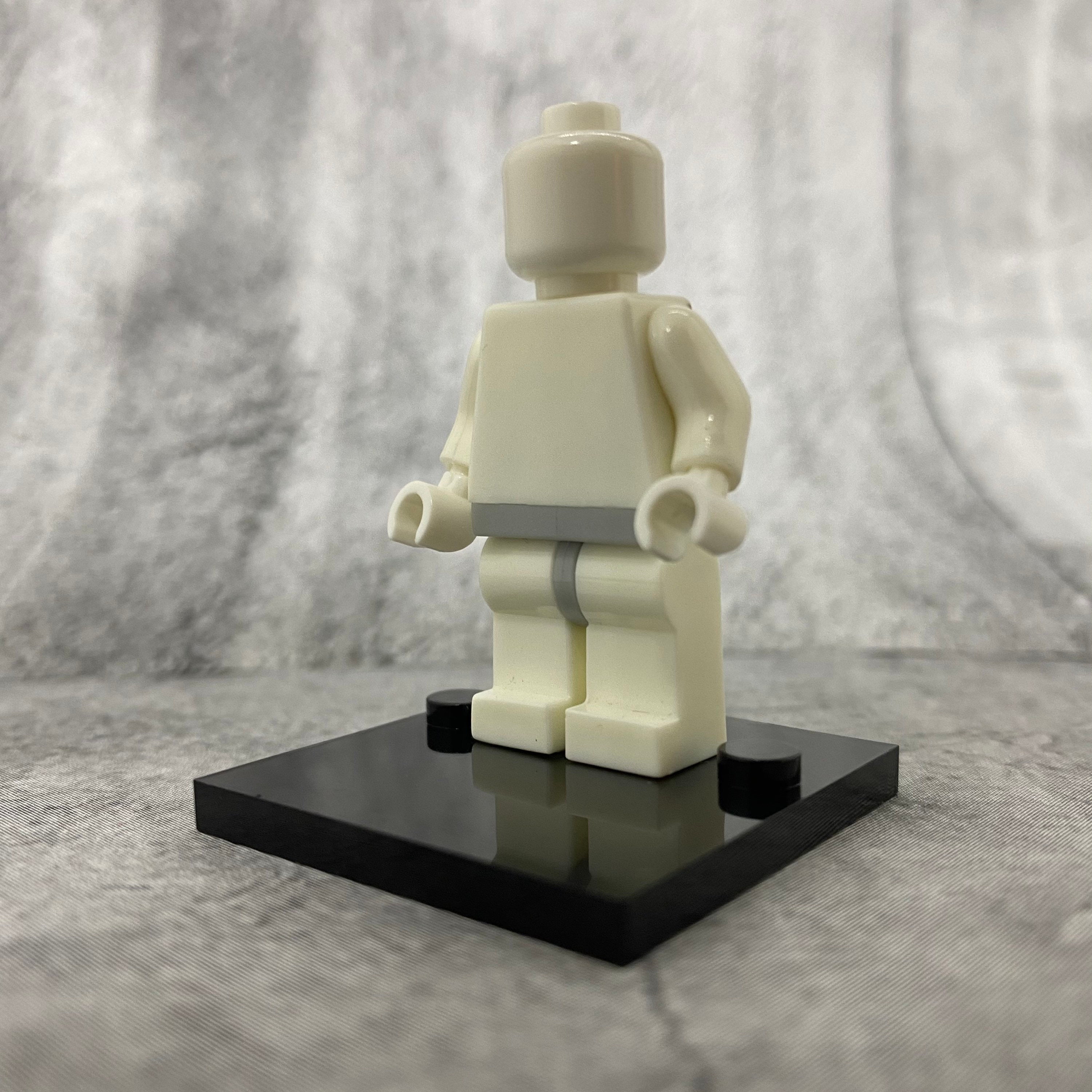 Details about   LOT OF 20 MINIFIGURE DISPLAY PLATE STANDS 3x4 or 4x4 with 1x4 STUDS 