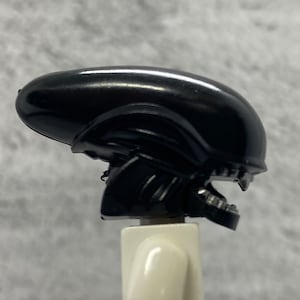 Custom Alien head for Minifigures | WdC02 |  Minifigure NOT Included Blocks Compatible