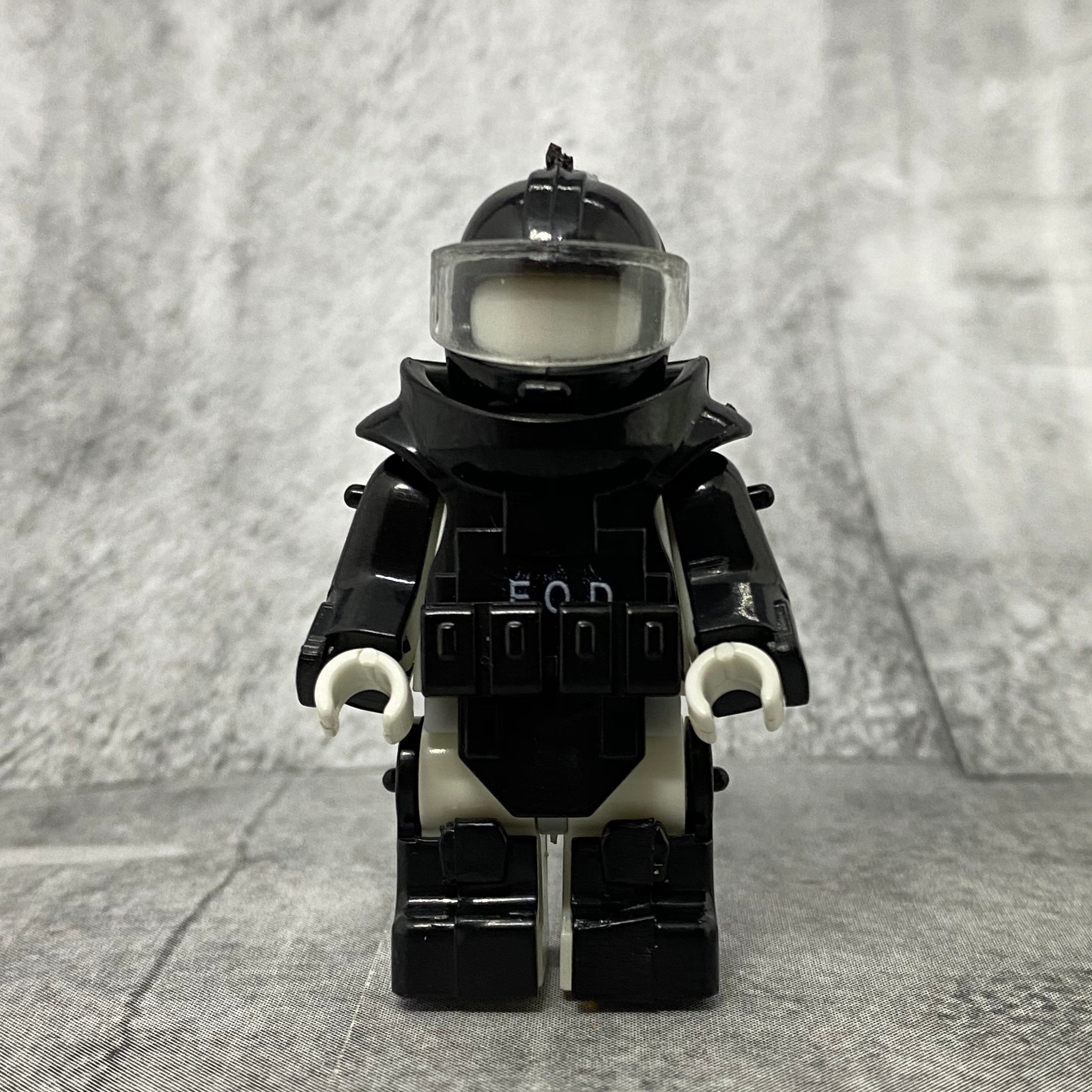 爆弾処理班 EOD フルボディアーマー ブラック レゴ ミニ