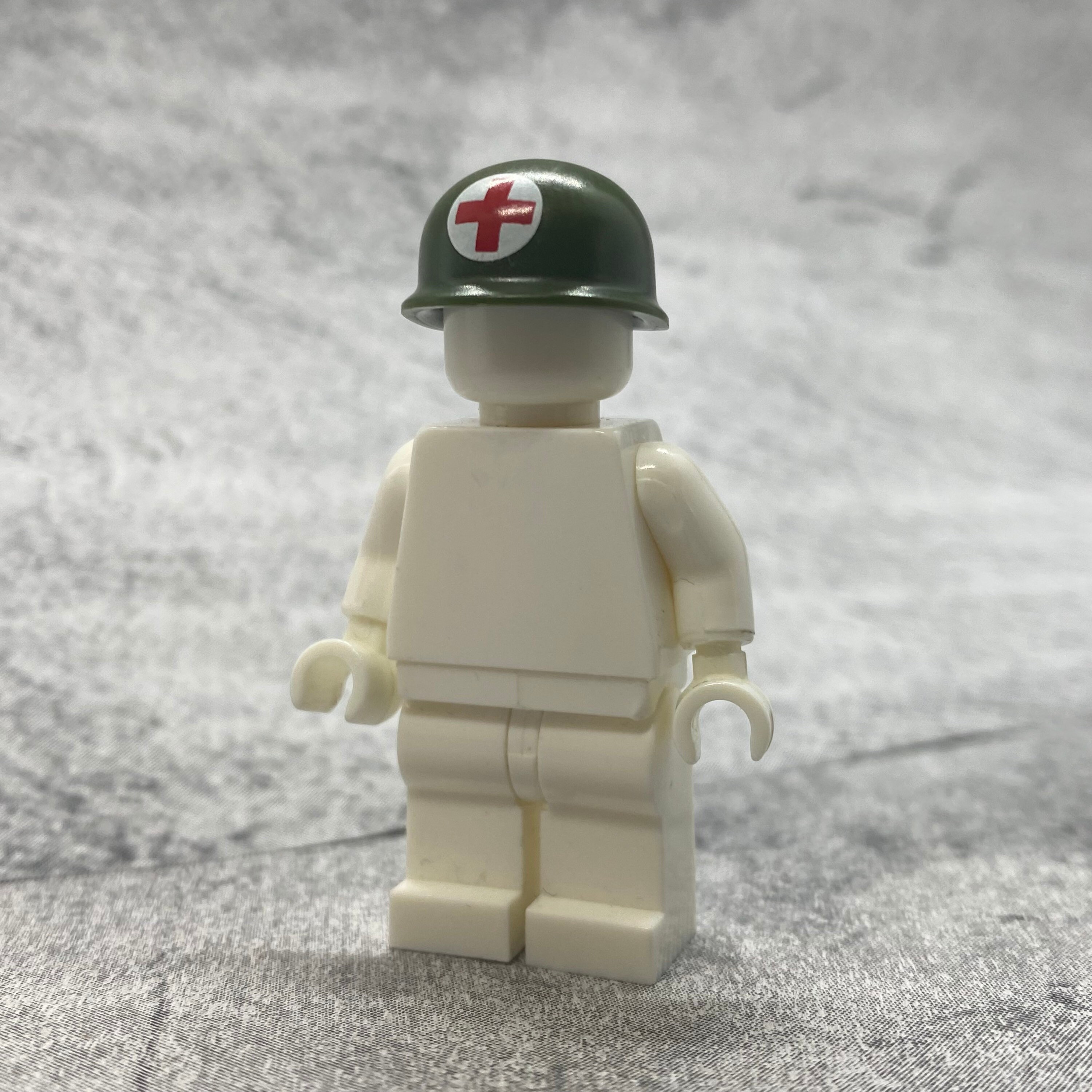Lego ww2 2025 medic helmet