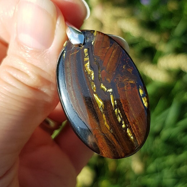 Pendentif en oeil de fer (oeil de tigre, jaspe rouge, hématite) - pierre naturelle