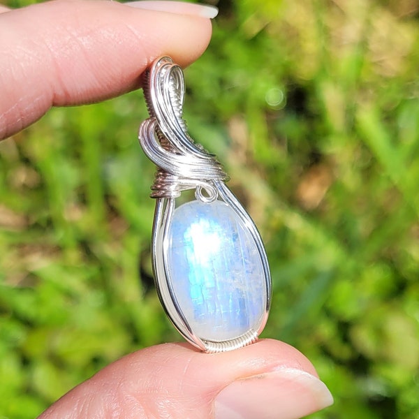 Pendentif en péristérite, bijou fait main, fil cuivre argenté, wire wrapping, labradorite blanche - pierre naturelle