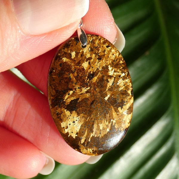 Pendentif en bronzite - pierre naturelle