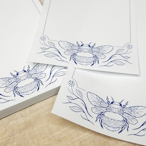 Blue Bumble Bee & Floral Notepad, Blue Line Illustration Tear-off Notepad