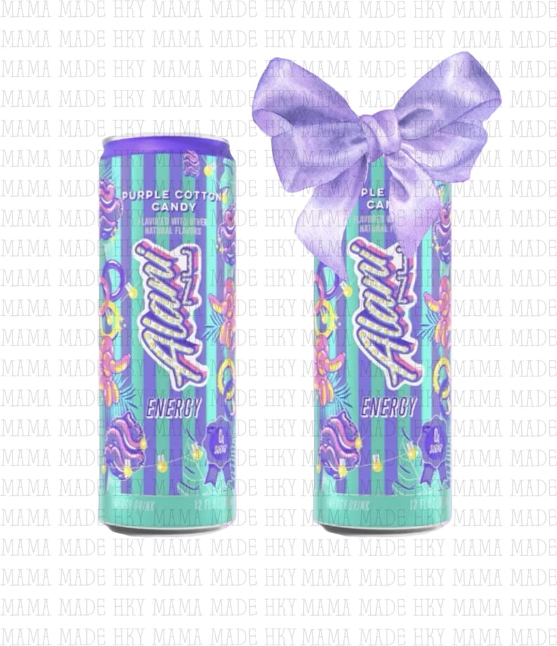 Puede incluir: Dos latas de aluminio de bebida energ&eacute;tica Alani Nu sabor Purple Cotton Candy. Las latas presentan rayas verticales moradas y verde azulado, un logotipo brillante y gr&aacute;ficos de nubes de algod&oacute;n de az&uacute;car. Una lata tiene un lazo morado claro.
