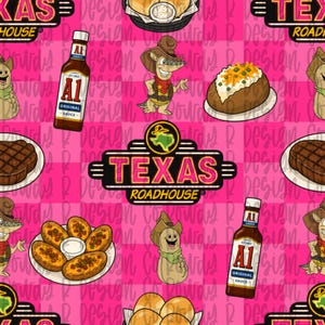 Pode incluir: Um padrão repetitivo num fundo xadrez rosa brilhante com garrafas de molho A1, tatus com chapéus de cowboy, batatas assadas, pratos de cascas de batata e logótipos Texas Roadhouse com texto em estilo néon.