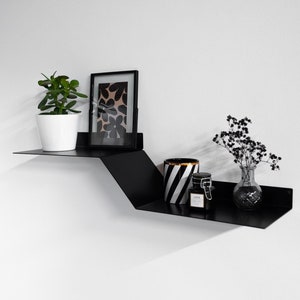 Mensola da parete geometrica in metallo nero, mensola galleggiante realizzata a mano