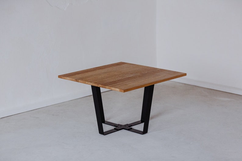 Holz Couchtisch, Quadratischer Tisch, Moderne Möbel, Tischbeine aus Metall, Wohnzimmer Interior, Stahlholz Material, Kleiner Tisch, Eichenholzoberfläche Bild 3