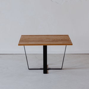 Holz Couchtisch, Quadratischer Tisch, Moderne Möbel, Tischbeine aus Metall, Wohnzimmer Interior, Stahlholz Material, Kleiner Tisch, Eichenholzoberfläche Bild 5