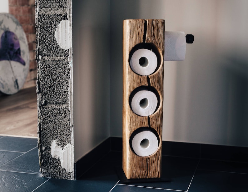 Toilet Paper Holder Free Standing, Toilettenpapierhalter Holz, Toilet Roll Holder, Rustic Toilet Paper Holder for Bathroom - made of oak, with special emphasis on its texture and naturally formed pattern of wood, wrought metal details.