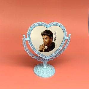 Op George Michael geïnspireerde spiegel