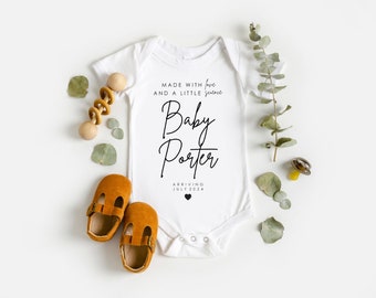 Gemaakt met liefde en een beetje wetenschap - gepersonaliseerde babynaam bodysuit - baby aankondiging bodysuit - zwangerschap aankondiging - IVF bodysuit