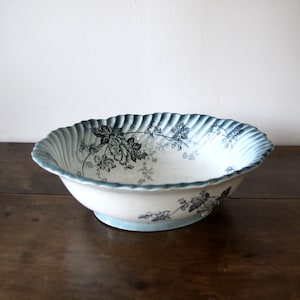 Old toilet bowl Henry Alcock & Co