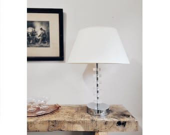 Contemporary and sculptural lamp