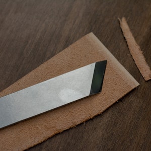 Leather Skiving Knife: Handmade Kiridashi Saddle Knife