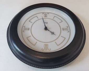 Vintage 1980/1990 clock/wall clock. leather. Brand JAZ quartz