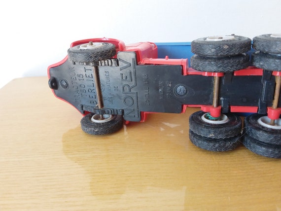 Ancien camion Berliet TBO remorque porte voiture, Norev, 1/43