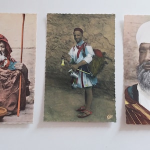 lot 3 Cartes postales Scènes et types "le chaouch, le porteur d'eau et le mendiant " ancienne 1930 / 1940