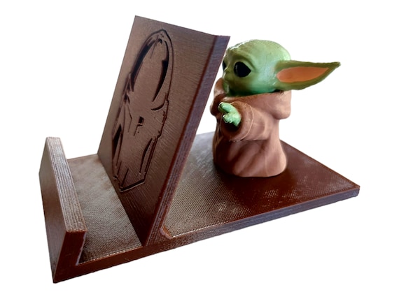 Star Wars Grogu and Mando Birthday Gift Phone Stand 3d printed, Star Wars The Mandalorian Baby Yoda Tablet Stand, Office Desk Decor