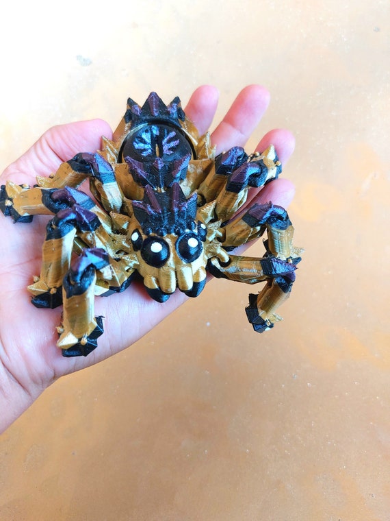Spinner Spider, Fun Fidget Toy, 3D Printed Articulated Fidget Toy, Stress-Relief Toys, Spinner gift, Realistic Plastic Spider