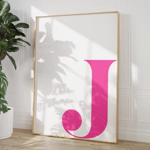 Póster imprimible con la letra J, monograma rosa intenso, póster inicial rosa brillante, arte de pared para habitación de niña, tipografía moderna, decoración de pared