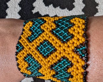 BEADED SHIPIBO TRIBAL  Bracelet geometric native beading Amazonian design Xao Kene