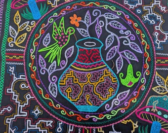 ALTAR CLOTH SHIPIBO  Ayahuasca brew vase plant medicine Kene design from the Peruvian Amazon rainforest.