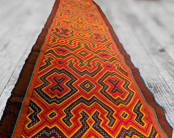 PAINTED SHIPIBO tapestry table runner