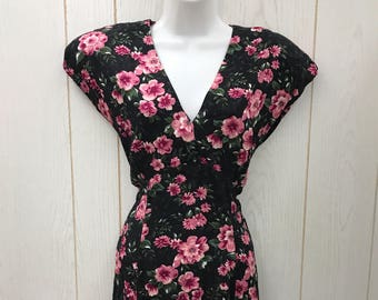 Vintage 80s 1980s Black Floral Print Dress Shoulder Pads V-Neck Pink Flowers Size Medium