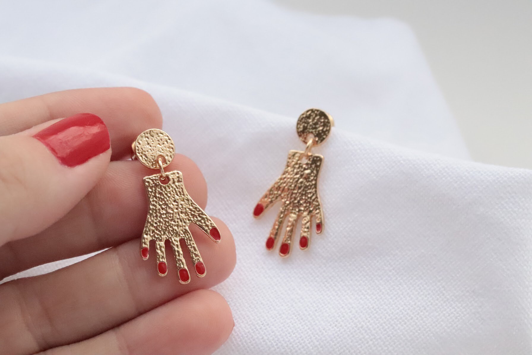 Madewell pearl hotsell hand jive earrings