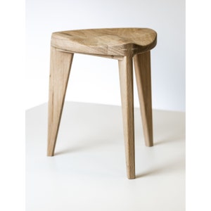 Oak Stool with carved seat - Height 18" - Seat 14" - Free shipping - Three-legged stool- Wooden Stool - Stool solid wood - Japanese stool