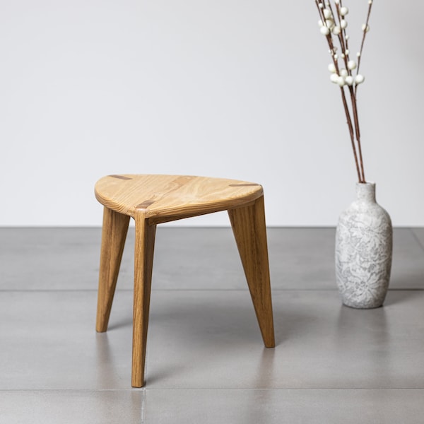 Acacia Stool - Three legged - Bathroom stool - Chair - Shower Stool - Shower bench - Outdoor - Step stool - Hardwood furniture - Handmade