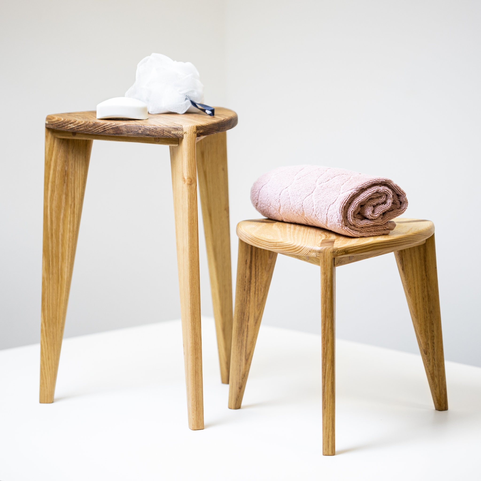 Tabouret Acacia - Trois Pattes Ensemble de Deux Tabourets Douche Hauteur 18 et 12 Table Petit Tabour