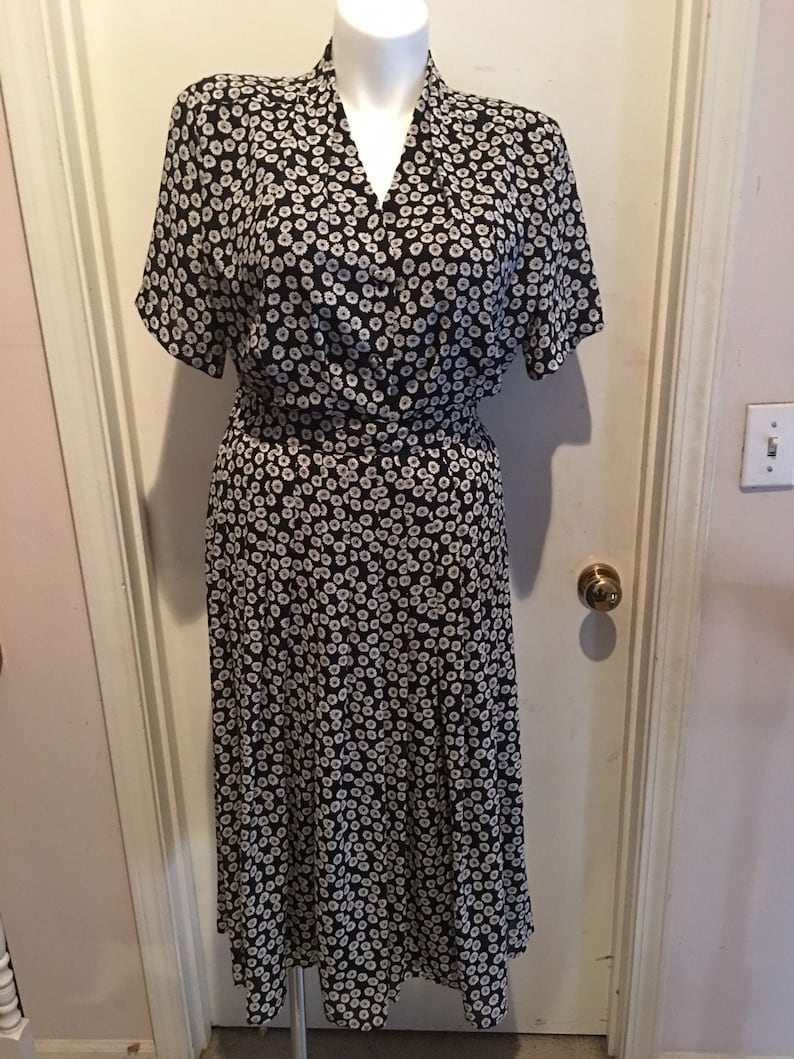 Vintage size 16 1980s CHAUS 100/% POLYESTER 2PC DRESS Black and white floral print w elastic waist