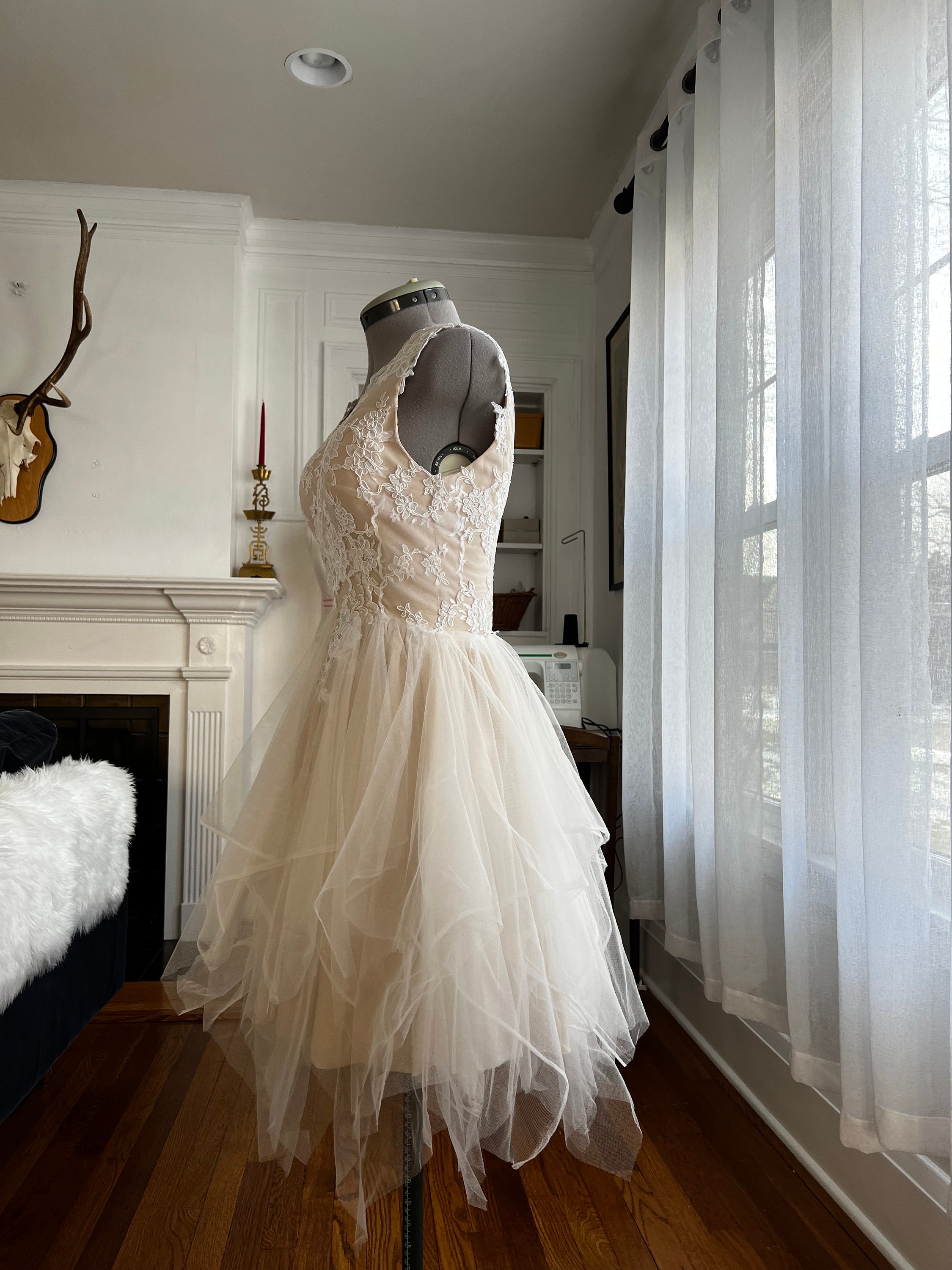 AMERI MEDI EMBROIDERY TULLE LACE DRESS Ｍ Ameri MEDI EMBROIDERY TULLE LACE DRESS M - メルカリ