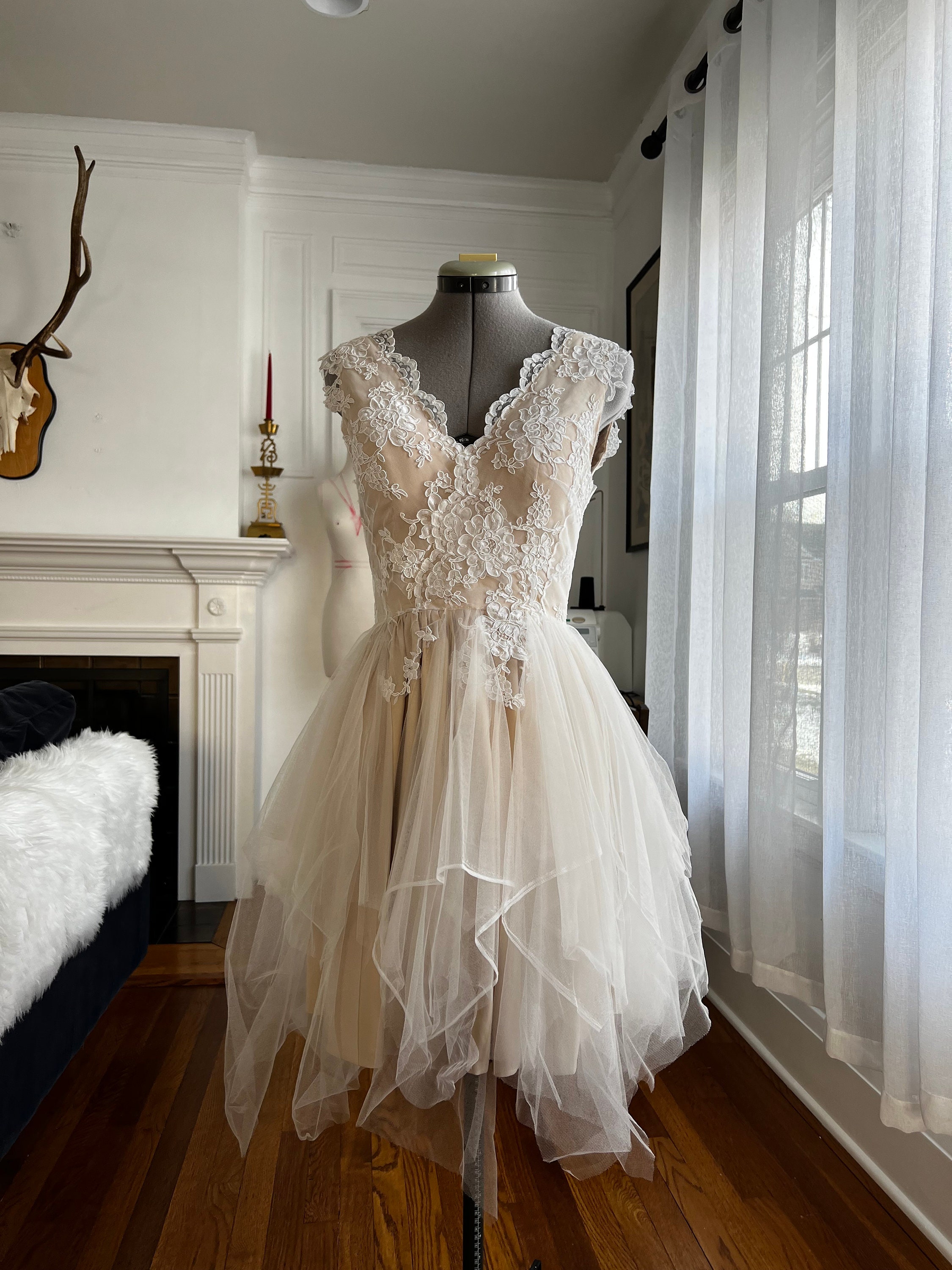 みあさま　Ameri vintage　LINDA LACE GOWN DRESS みあさま Ameri vintage LINDA LACE GOWN DRESS - メルカリ
