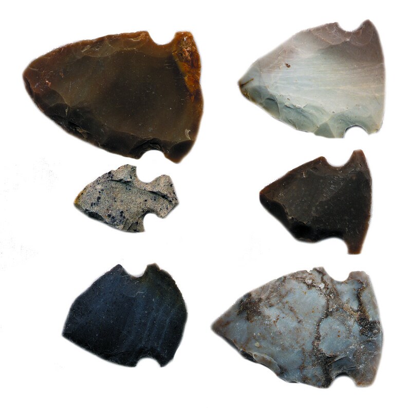 100 Pack 1 inch to 2 inches Stone Arrowheads 12 Pack