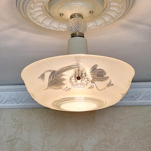 630c Antique vintage 1930-40&#39;s Victorian ceiling light glass shade chandelier fixture white