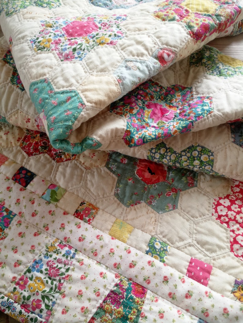 Flower Quilt Handmade Patchwork Quilt Modern Rustic Quilt - Etsy