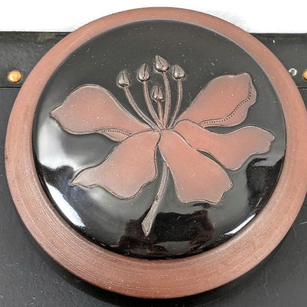 Liz Vajner Round Box with Flower Design