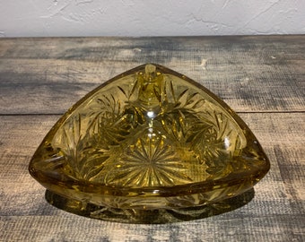 Hazel Atlas Golden Pinwheel Ashtray Smoking Accessory Vintage 1950s 3 Rests Triangle Shape Nice Weight Starburst Pressed Glass