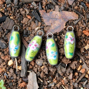 Small Leaf Green Floral Pottery Pendant/Charm