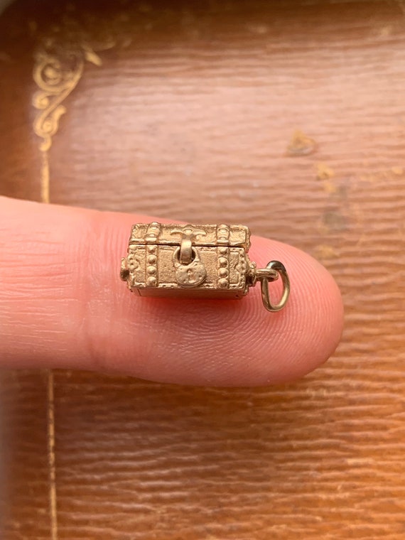 Vintage 14K 585 Gold Treasure Chest Lock Gemstone… - image 2