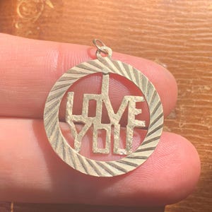 Vintage 9K 375 9ct Yellow Gold I Love You Engine Turned Pendant England English