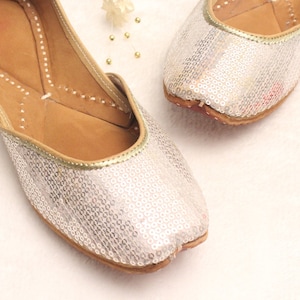 Silver Flat Jutti Shoes/Bridal Shoes/Punjabi Wedding White Flats Gift/Women Ballet Slip On Flats Sandals/Jasmine Shoes/Khussa/