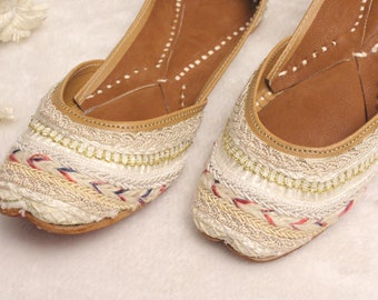 US size 5 Women Bridal Wedding Shoes/Indian White Shoes/Wedding Flats/Gold Ballet Flats/Cream Jasmine Shoes/Khussa Shoes/Rani Gown Shoes