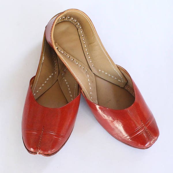 Size 4.5 , 5 , 7 Women Flats/Indian Women Orange Leather Shoes/Punjabi Jutti/Ballet Flats/Muslim Shoes/Handmade Khussa Women Sandals